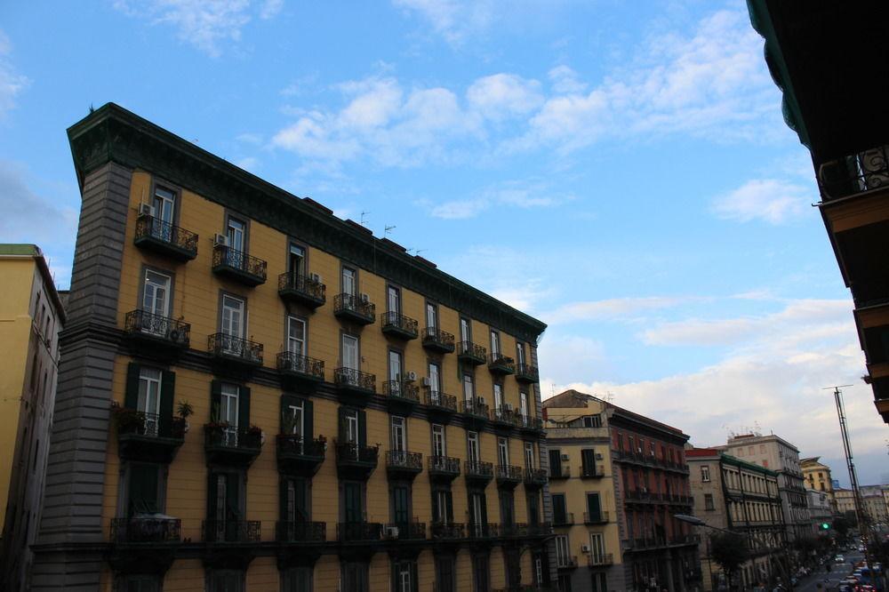 Viaggio A Napoli B&B Экстерьер фото